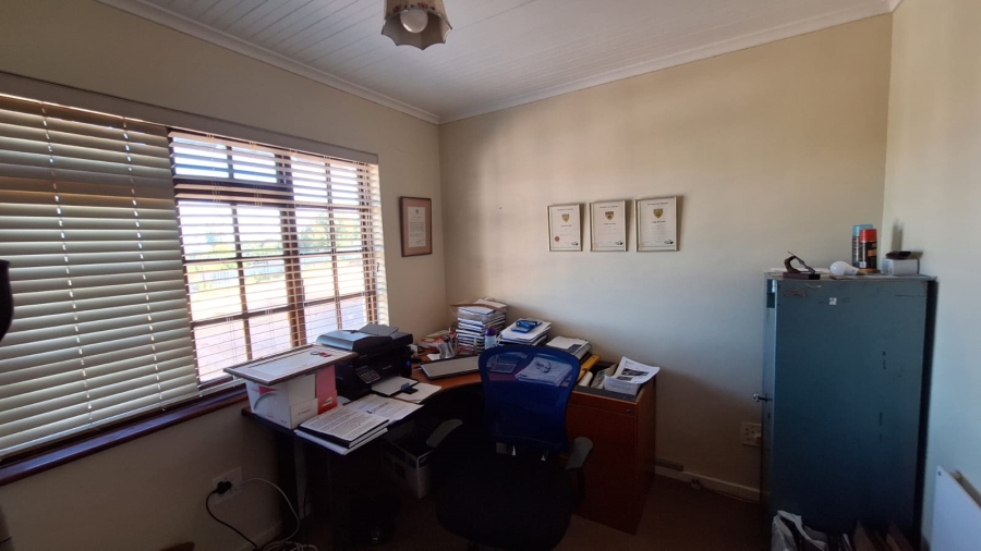 5 Bedroom Property for Sale in Stilbaai Wes Western Cape